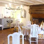 Le Rouge Hotel 2*