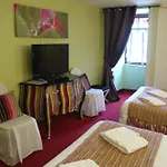 Le Rouge Hotel Lusignan
