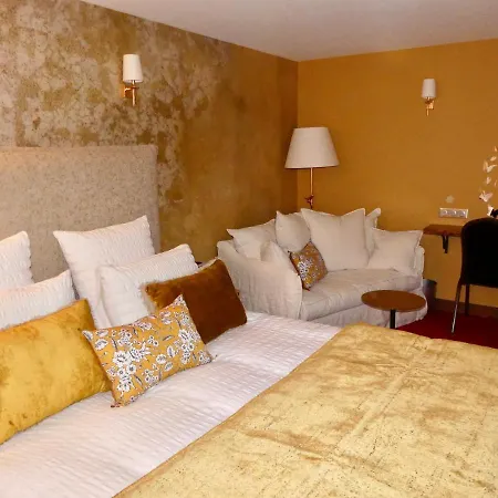 Le Rouge Hotel 2*