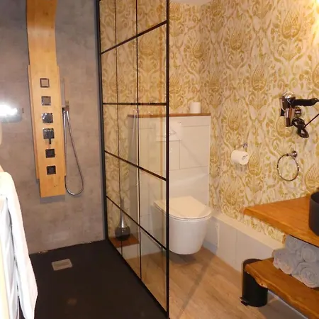 Le Rouge 2* Lusignan