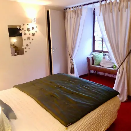 Le Rouge Hotel 2*