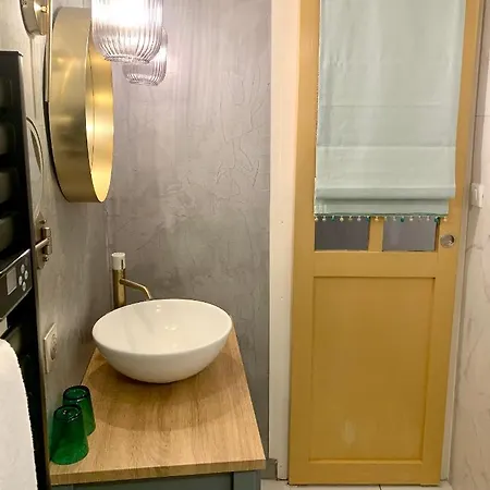 Le Rouge Hotel Lusignan