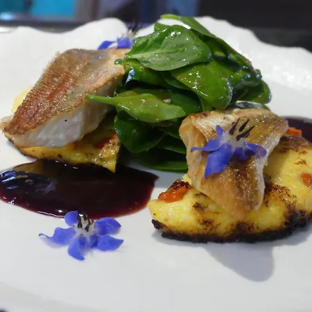 Le Rouge 2* Lusignan