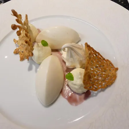 Hotel Le Rouge Lusignan