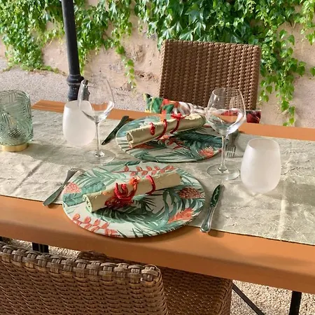 Le Rouge Hotel Lusignan