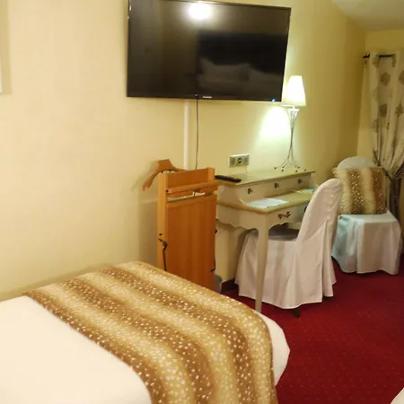 Le Rouge Hotel 2*