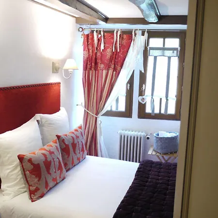 Le Rouge 2* Lusignan