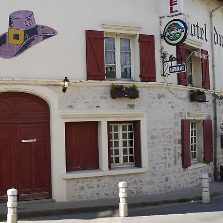 Le Rouge Hotel