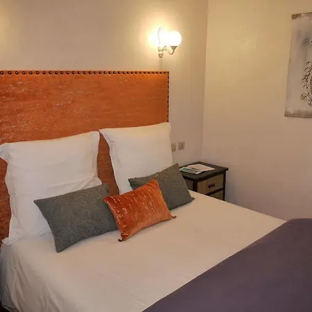 Le Rouge Hotel Lusignan