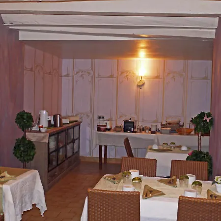 Hotel Le Rouge Lusignan