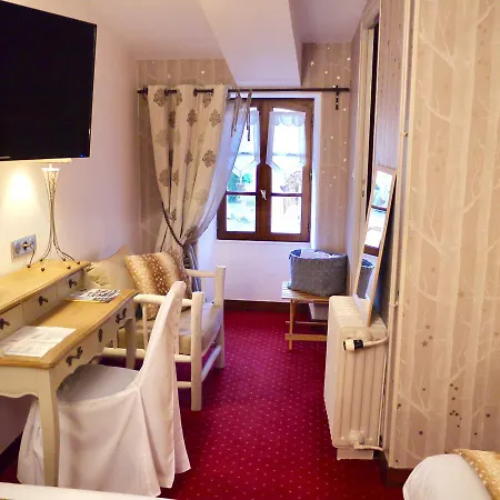 Hotel Le Rouge Lusignan